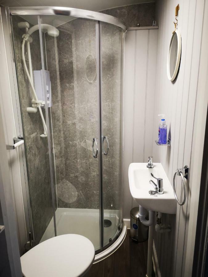 Pen-Rhos Luxury Glamping "Cuckoo'S Nest" Villa Llandrindod Wells Bagian luar foto